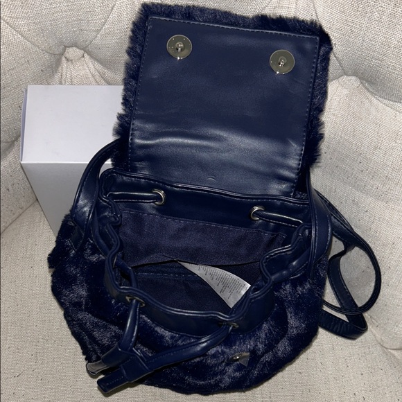 Swarovski Luxe Black Fur Backpack with drawstring and magnetic buttons closure - Picture 4 of 7